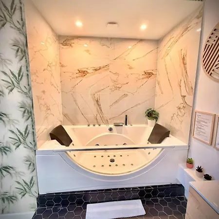 Le Celeste Hotel